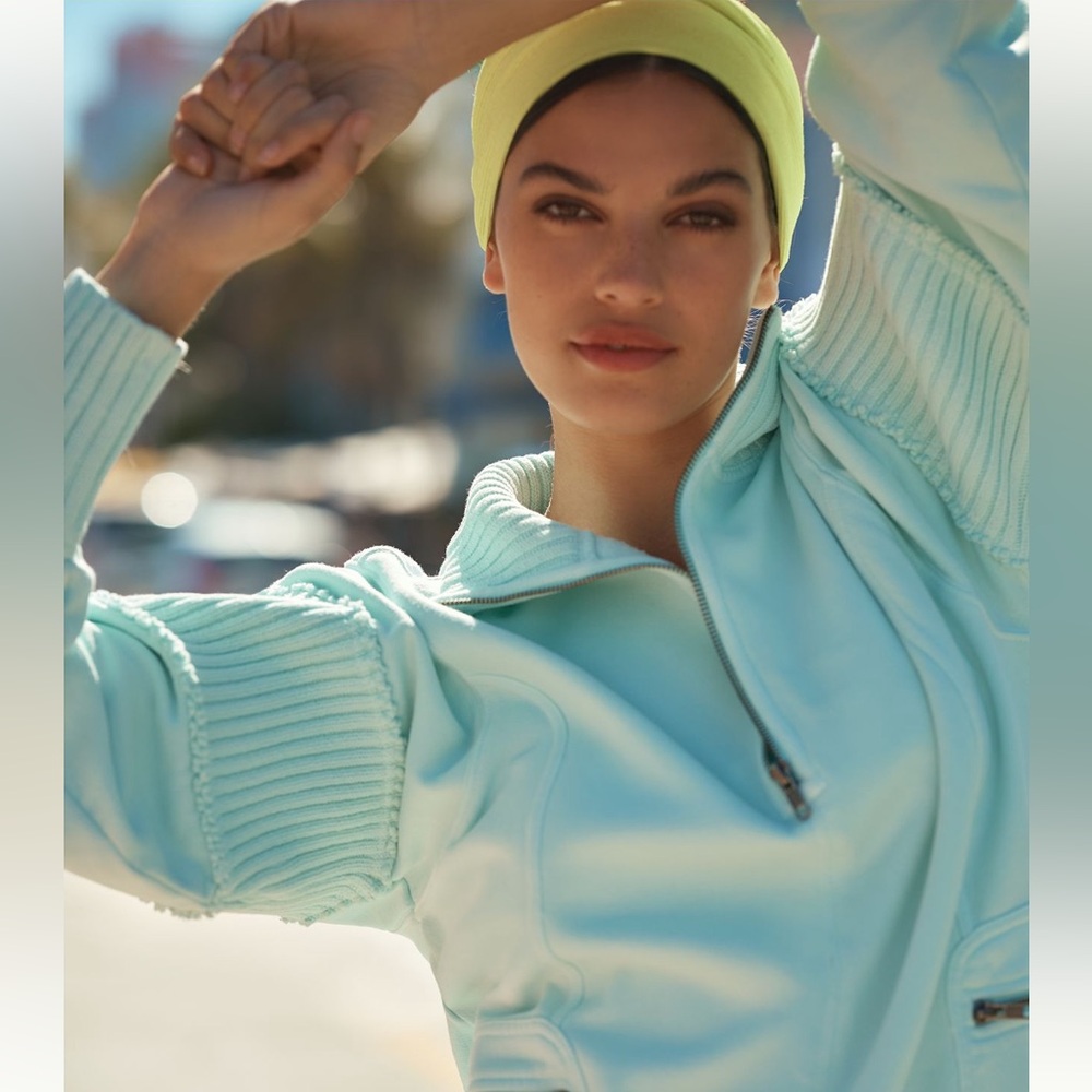NWT- Anthropologie Indy Grab Pullover